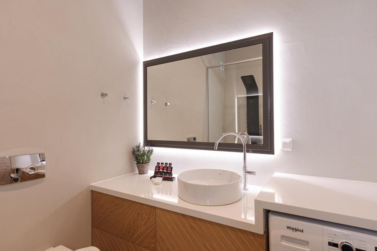 העיירה רתימנו V77 Seafront Suites מראה חיצוני תמונה