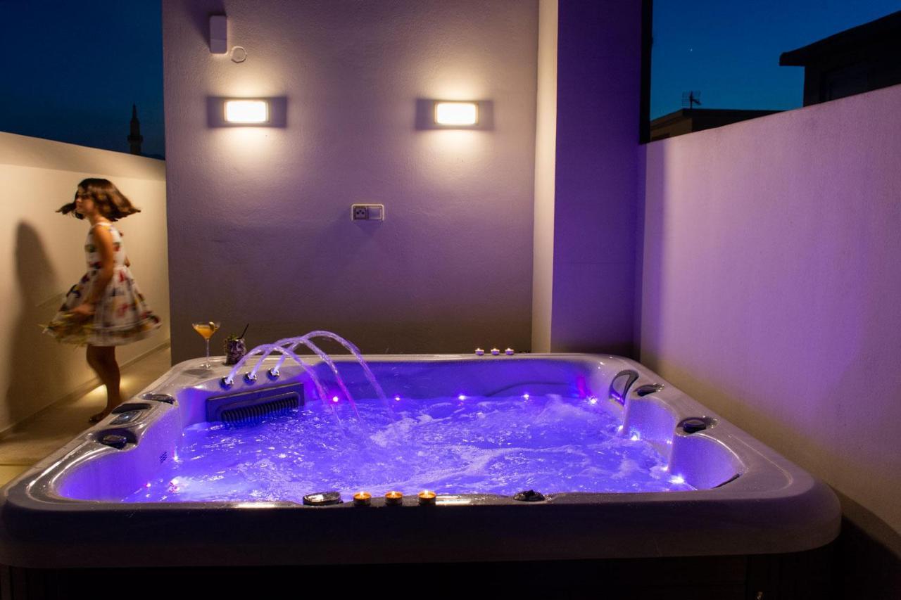 העיירה רתימנו V77 Seafront Suites מראה חיצוני תמונה